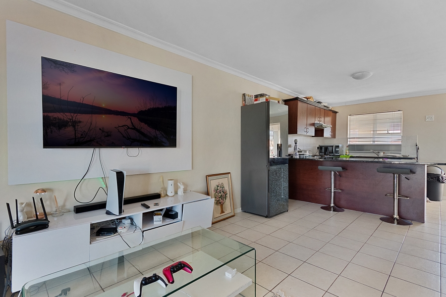 To Let 2 Bedroom Property for Rent in Heritage Park Western Cape
